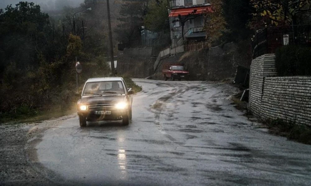 Μουντός ο καιρός σήμερα με βροχές σε αρκετές περιοχές της χώρας